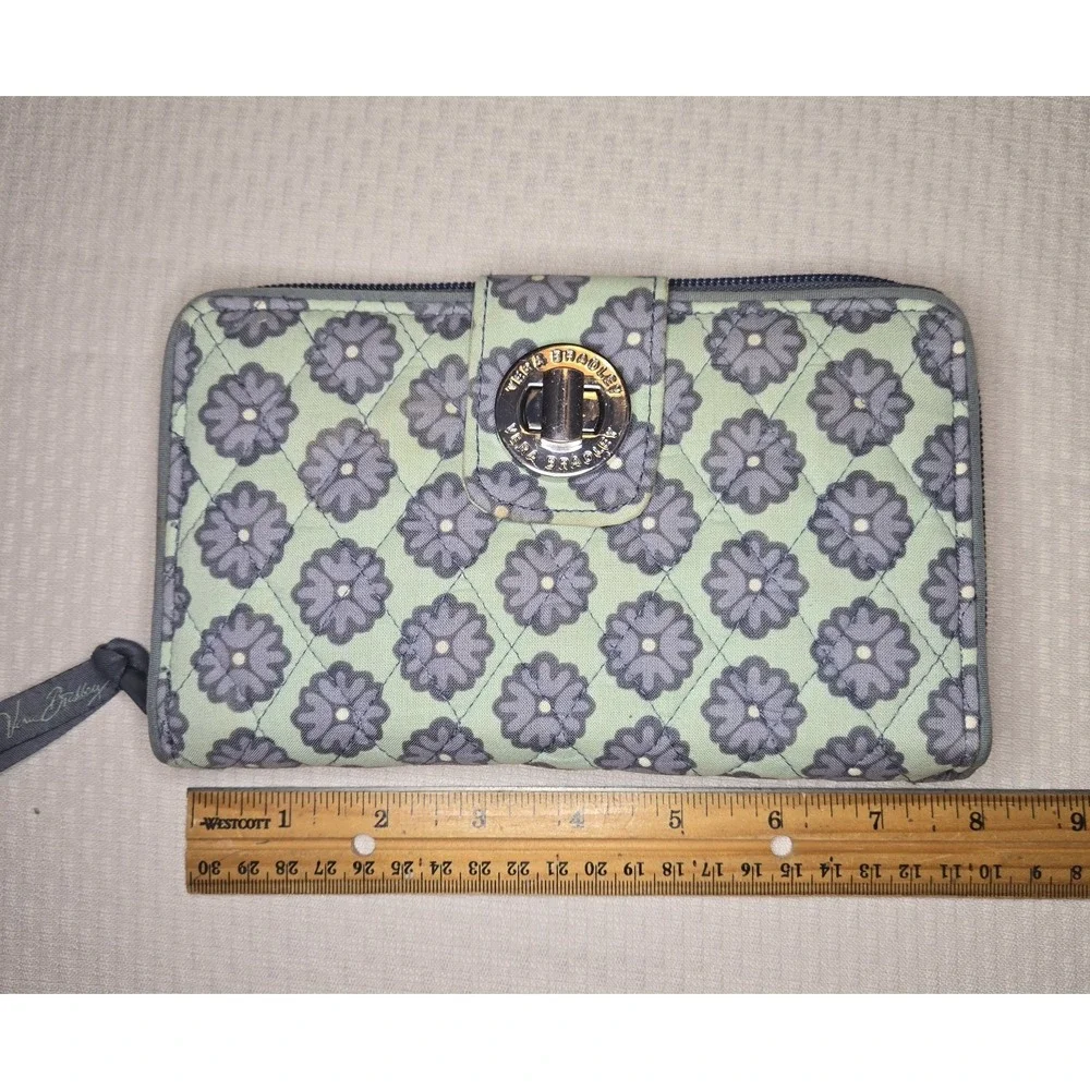 VERA BRADLEY Silver Turnlock Wallet Clutch Nomadic Floral Retired Organizer EUC - Picture 5 of 8